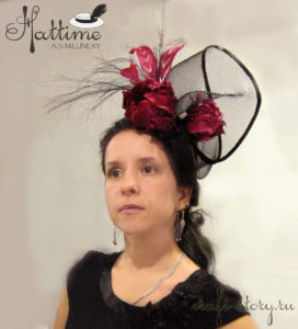Fascinator with feathers